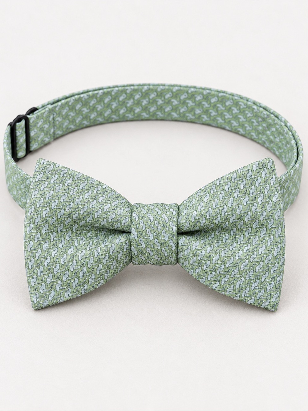 Vineyard Vines 100% Silk Green Whale Self-Tie Bow Tie Preppy Mens